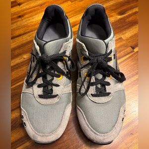 ASICS GEL-LYTE III Men’s size 8.5 Lichen Green /gray Black